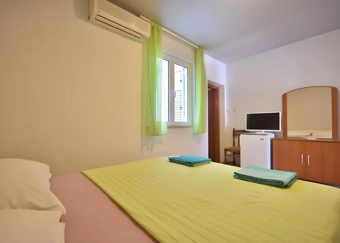 4 Two Gostinjska kuća 3*